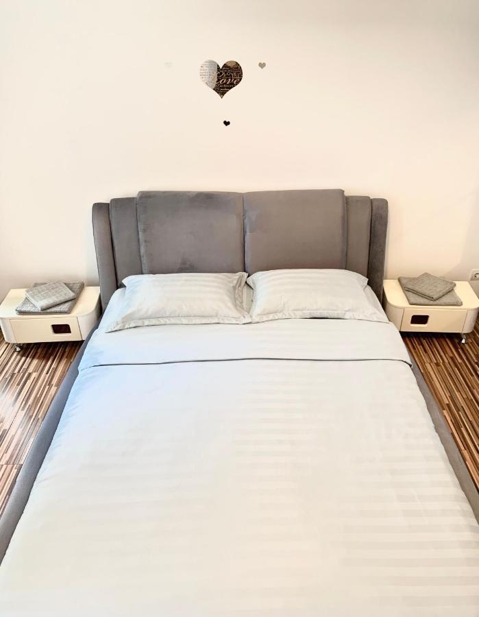 Sunny Central Apartments スチャヴァ エクステリア 写真